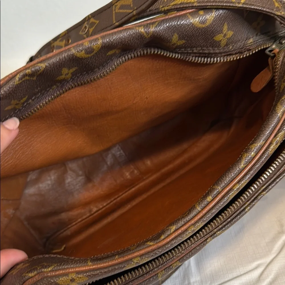 Louis Vuitton Brown Monogram crossbody Bag - Picture 8 of 8